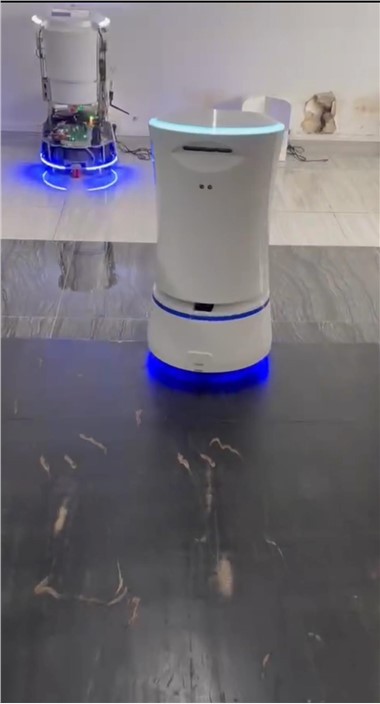 ROBOT Thông Minh Giao Hàng